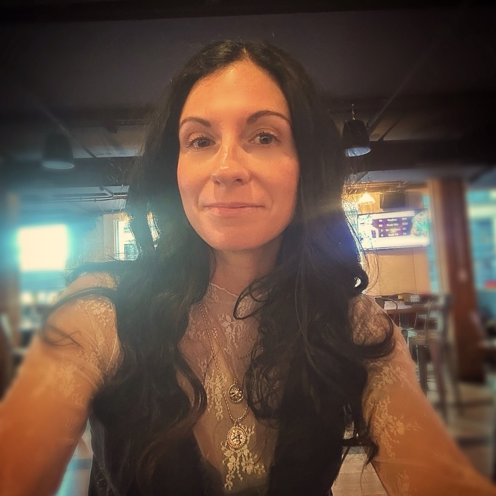 Meet your Posher, Danielle